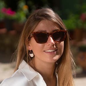 Anna Velazia profile