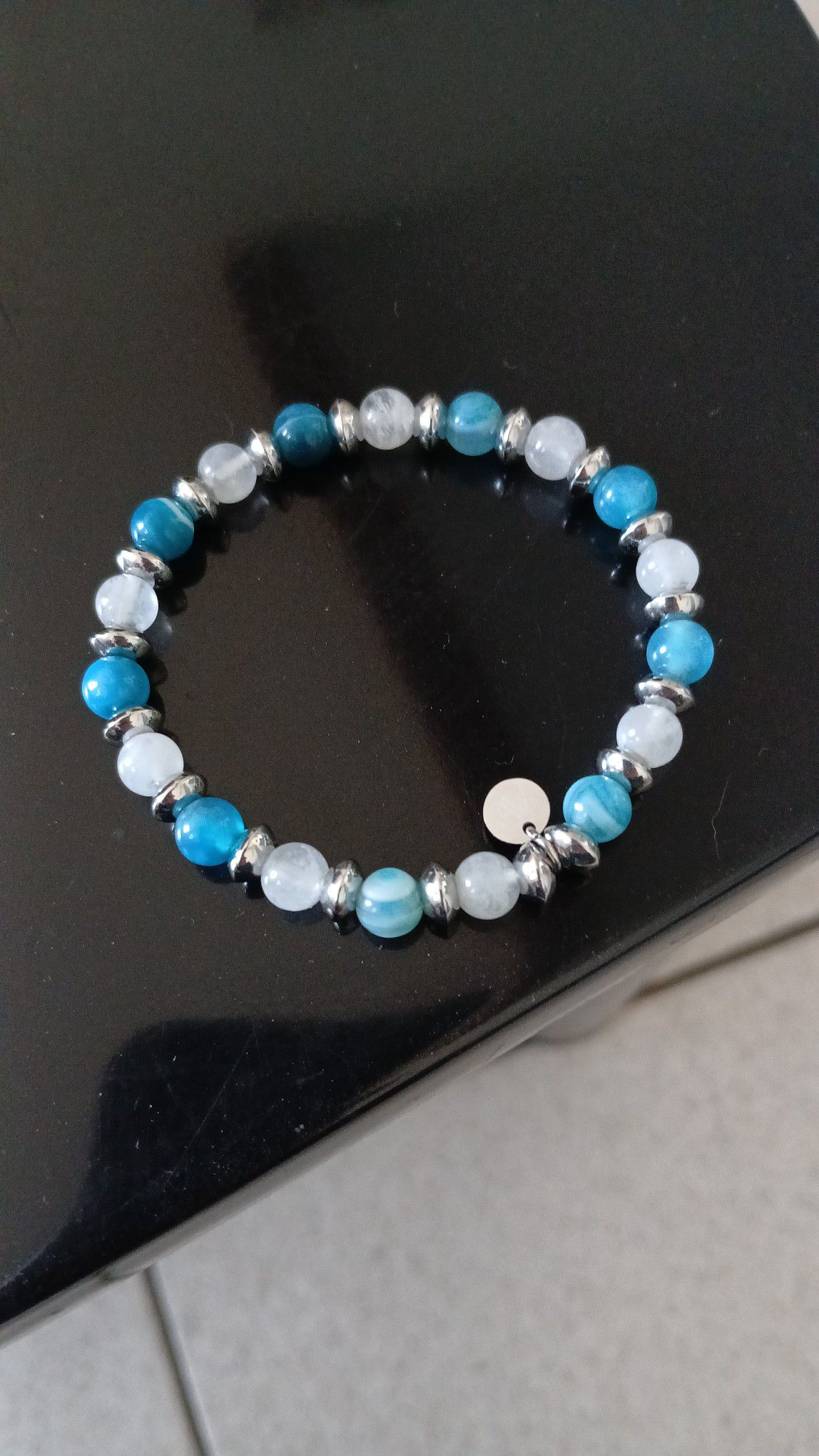 Photo bracelet lithothérapie Pierre de lune et Agate bleue