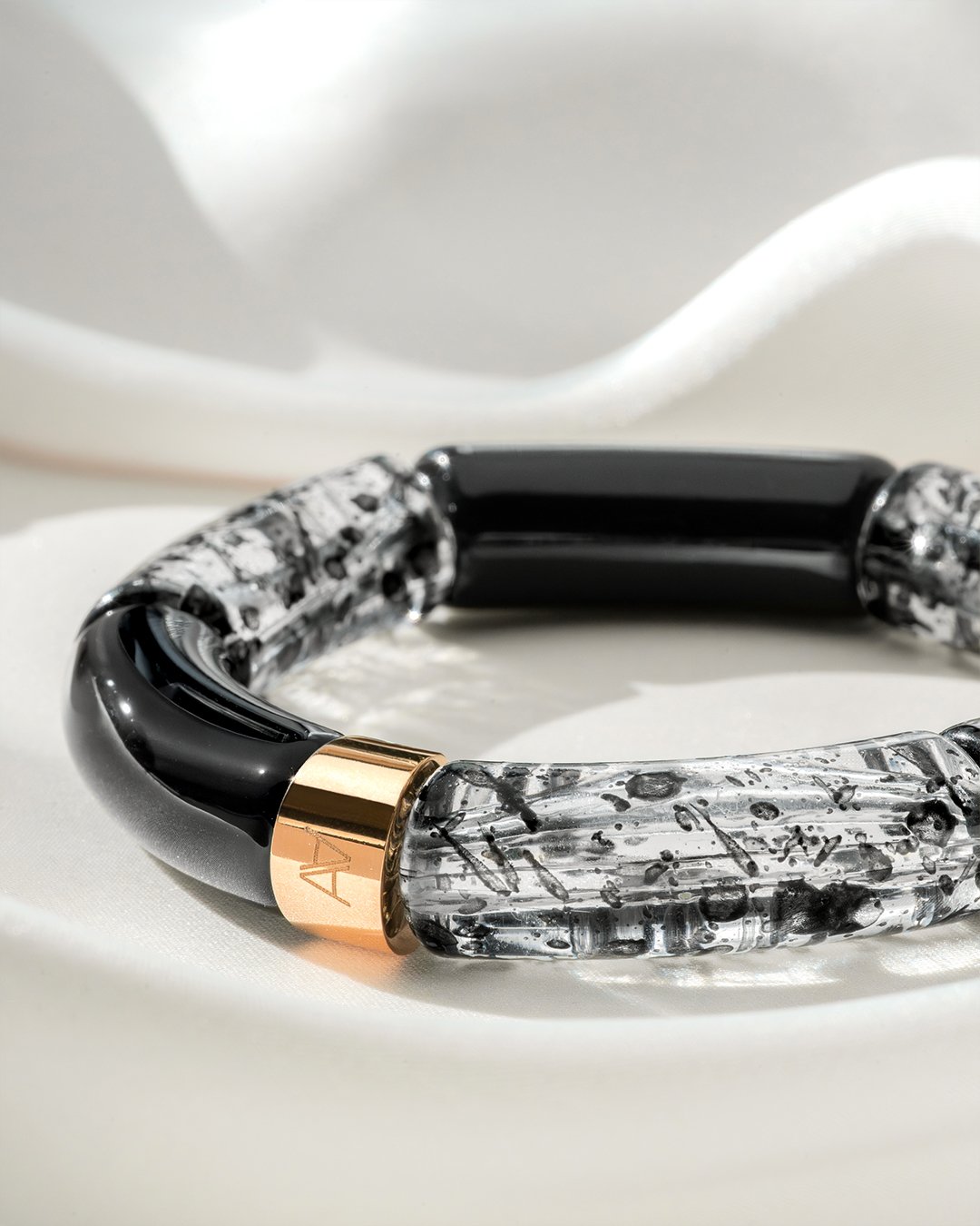 Packshot Bracelet Lueurs d'automne Voile d’Ébène Orvino