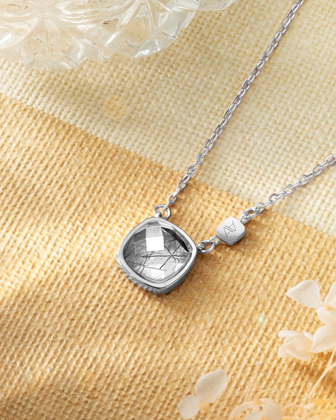 Packshot Pendentif Quartz rutile noir Riminitio
