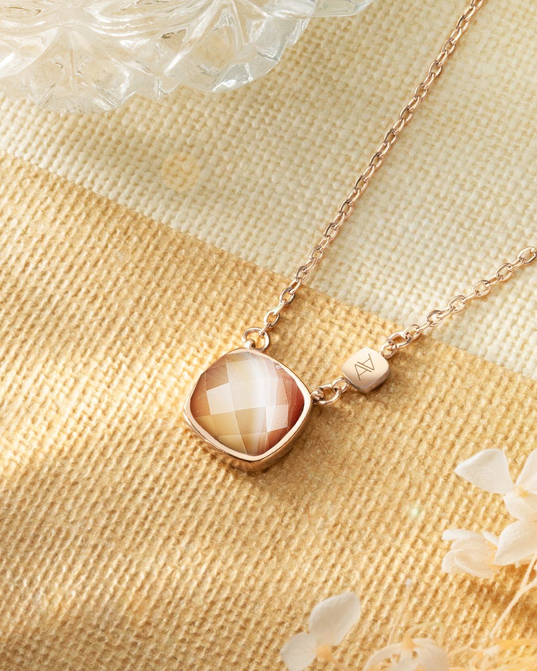 Packshot Pendentif Agate du Botswana Avellinia Claro