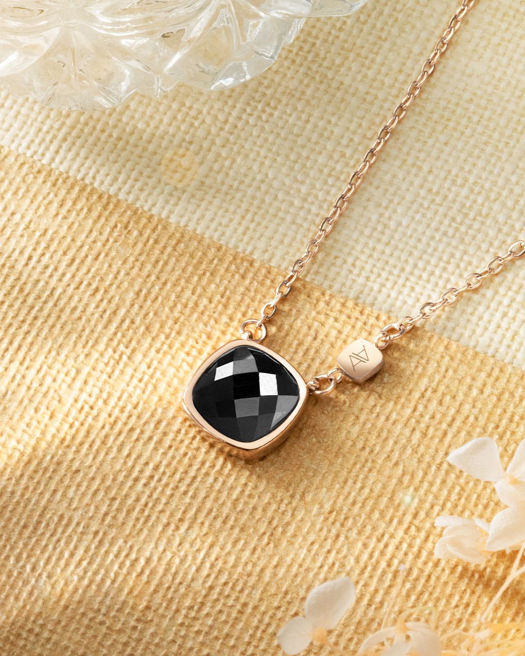 Packshot Pendentif Tourmaline Noire Leonessia