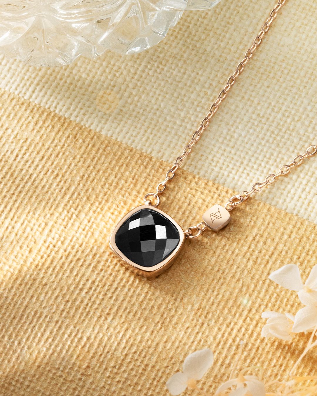 Packshot Pendentif Tourmaline Noire Leonessia