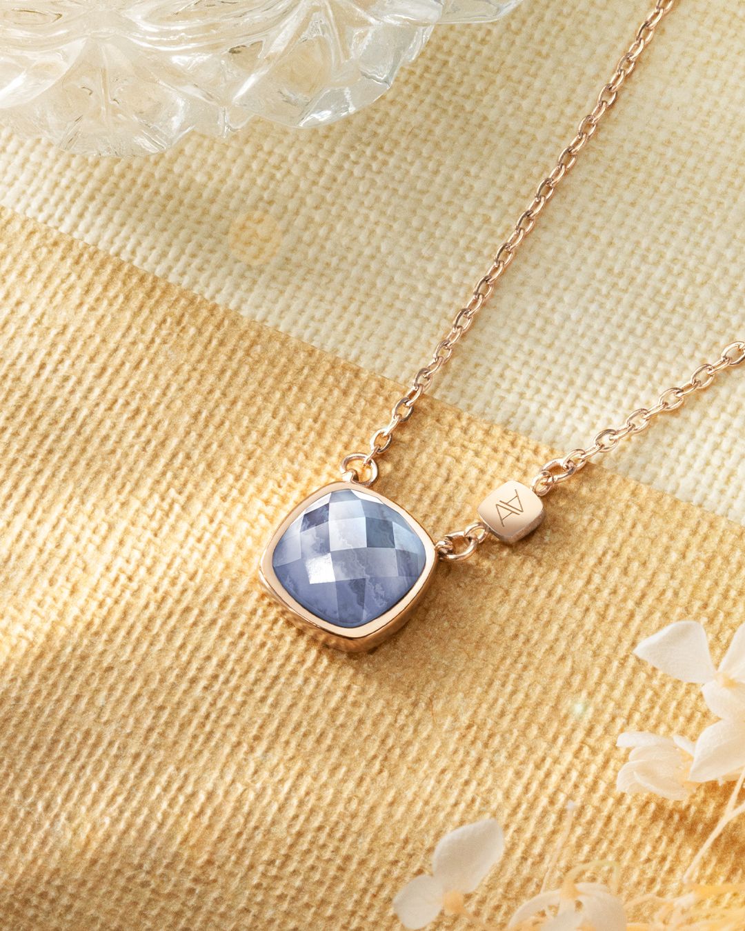 Packshot Pendentif Calcédoine Malcesinia