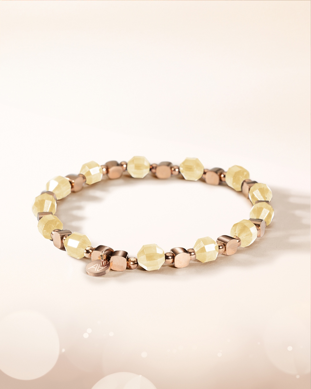 Packshot Bracelet Opale jaune Vomanona