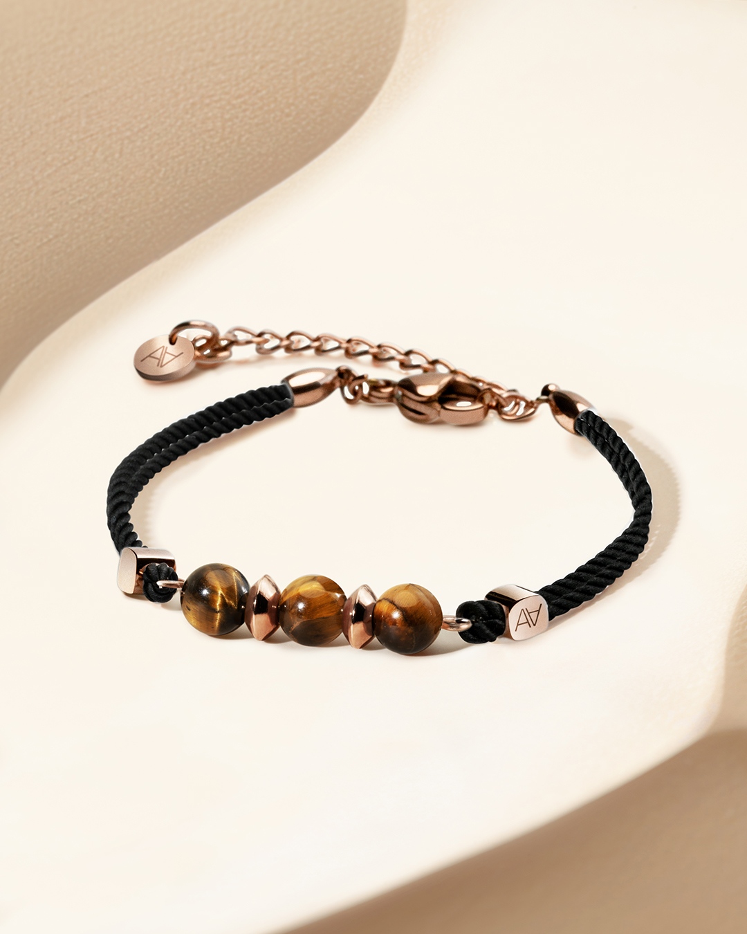 Packshot Bracelet Œil de tigre Messineto